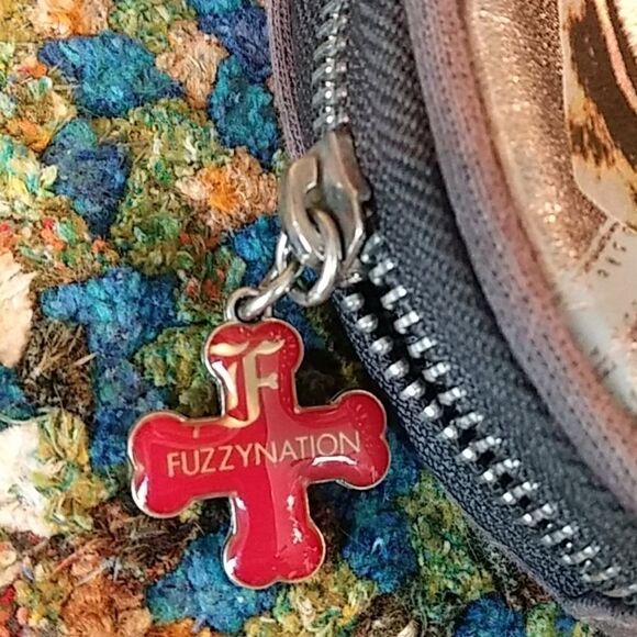 Fuzzy nation bag - Picture 6 of 9